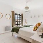 Βίλα Staysalty - Style Family House With Pool