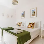 Βίλα Staysalty - Style Family House With Pool *