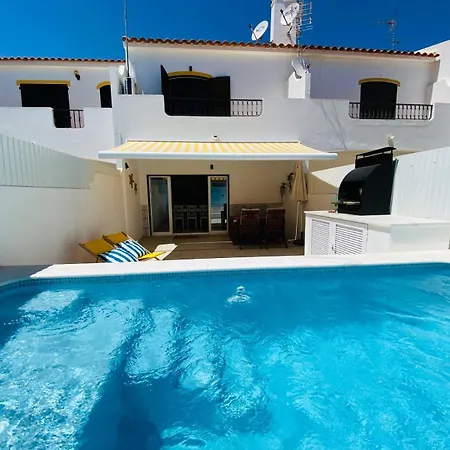 Villa Staysalty - Style Family House With Pool